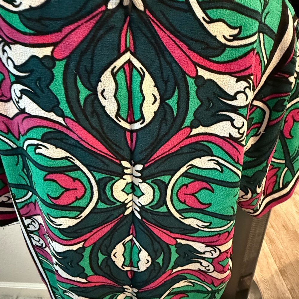 Gibson Latimer Vibrant Pink and Teal Midi Dress - Picture 5 of 6